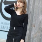 竹内舞がクールな表情で登場！「目標は武道館でライブをすること。女優としても確立していきたい。」