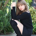竹内舞がクールな表情で登場！「目標は武道館でライブをすること。女優としても確立していきたい。」