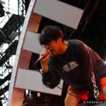 キュウソネコカミ、激しい雨の中で魅せた力強いサウンドと「HOT LIMIT」スーツ！＜イナズマロック フェス 2019＞