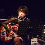 【ライブレポート】kinoshita、アコースティックの弾き語りで心揺さぶる旋律を届ける！