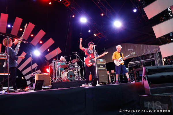 KEYTALK、夏の終わりに魅せたパワフルなプレイに会場熱狂！＜イナズマロック フェス 2019＞