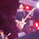 キュウソネコカミ、激しい雨の中で魅せた力強いサウンドと「HOT LIMIT」スーツ！＜イナズマロック フェス 2019＞