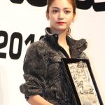 E-girls・楓が私服ジーンズつなぎで登場！ベストジーニスト2019、協議会選出部門受賞！「これからも変化と挑戦を恐れずに」