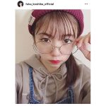 小芝風花がお手軽メイク術を公開！「メガネっ子」ショットにファン悶絶！