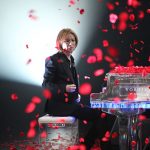 X JAPAN・YOSHIKIが名曲『ROSA』に合わせてピアノ演奏を披露！着物ブランド「YOSHIKIMONO」ファッションショー開催！＜Rakuten Fashion Week TOKYO 2020 S/S＞
