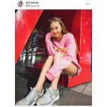 CYBERJAPAN・KARENのピンクパーカーショットが可憐で話題！「笑顔がかわいい」「清潔感半端ない」