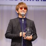 AAA・西島隆弘、ドームツアーへ向けて「万全な体調で臨めるよう療養をしております」＜第32回 日本 メガネ ベストドレッサー賞＞