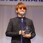 AAA・西島隆弘、ドームツアーへ向けて「万全な体調で臨めるよう療養をしております」＜第32回 日本 メガネ ベストドレッサー賞＞