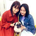 平祐奈、深川麻衣とパグ犬との仲良し3ショット公開！「美しき二人と一匹っ」「きれいな二人は絵になりますなあ」と反響 ＜『まだ結婚できない男』＞