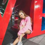 CYBERJAPAN・KARENのピンクパーカーショットが可憐で話題！「笑顔がかわいい」「清潔感半端ない」