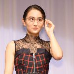 女優・岡田結実「メガネが、小さい頃から大好き」！芸能界部門で「第32回 日本 メガネ ベストドレッサー賞」受賞！