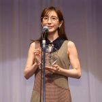 フリーアナウンサー田中みな実が「第32回 日本 メガネ ベスト ドレッサー賞」特別賞を受賞!「ファッションの一部としても楽しんでいます」