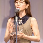 フリーアナウンサー田中みな実が「第32回 日本 メガネ ベスト ドレッサー賞」特別賞を受賞！「ファッションの一部としても楽しんでいます」