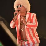 沖縄のレジェンドサーファー・島ばななーず 、額に汗で肥満予防を訴える！＜ドゥシフェス2019＞