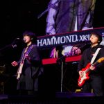 【ライブレポート】フジファブリック、「バズリズム LIVE 2019」でバンドでは絶対書けないバカリズムとのコラボ曲を初披露！