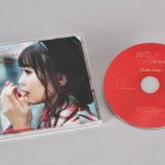 斉藤朱夏、両A面シングル『36℃/パパパ』プレゼントBOX仕様の「36℃盤」商品写真を公開＆購入者応募特典も決定！