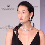 【動画】冨永愛がシックなドレスコーデで登場！「VOGUE JAPAN WOMEN OF OUR TIME」を受賞