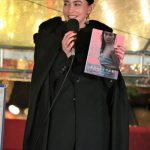 長谷川京子、横浜赤レンガ倉庫のクリスマスツリー点灯式に登場！20歳の頃の赤レンガデートの思い出を振り返る。