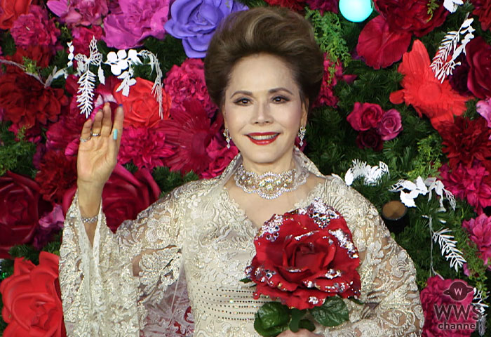 【動画】デヴィ夫人が初めての点灯式！「あみプレミアム・アウトレット」でプレミアムなクリスマスツリーが輝く