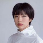 平井堅、『4マリ』主題歌のMVに佐久間由衣、清原翔が出演！“身を焦がすような恋”を体現