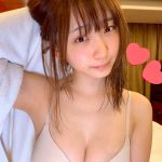 伊織もえが「いいおっぱいの日」で美バスト披露！「山であると同時に谷である」と格言も