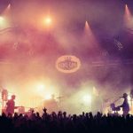 “奇才”のシンガー糸奇はな、姿を明かさないワンマンライブで圧巻のパフォーマンス