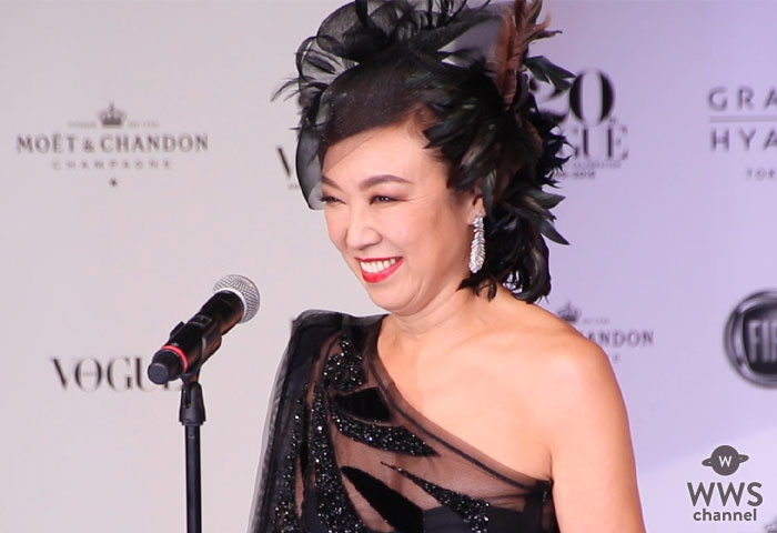【動画】松任谷由実が美麗なヘアアクセサリーで登壇「VOGUE JAPAN WOMEN OF OUR TIME」を受賞