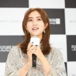 堀田茜・夏菜が美脚ミニスカ姿で美肌の秘訣を語る！