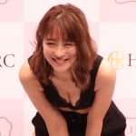 【動画】鈴木奈々、セクシーポーズに赤面！念願のバストアップなるか？