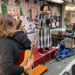 木梨憲武、新橋SL広場に続き週末も東十条・赤羽の演歌レコード店でサプライズイベント実施！秋葉原、上野にアドトラックで出没！！