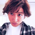 小関裕太がキムタク演じた『HERO』久利生公平ショットに反響！「とても似てます！」「お顔つくってるのかわいい！」