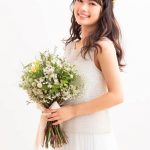 メドウズ舞良が可憐なウェディングドレス姿を披露