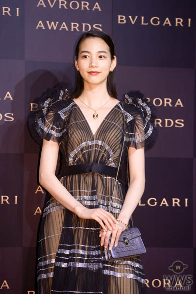 のんが透け感のロングドレスで「ブルガリアウローラ アワード」のフォトコールに登場！＜BVLGARI AVRORA AWARDS 2019＞