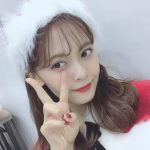 AKB48 向井地美音ら15期生がサンタコス写真を続々投稿！込山榛香は「もう何も着てないも同然サンタ」！？