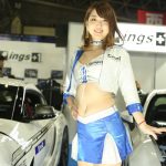 【写真特集】可愛すぎるコンパニオンがセクシーなヘソだしファッションで「ings(イングス)」ブースに登場！＜東京オートサロン2020＞