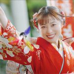 橋本環奈と共演する晴れ着美女3人組はダレ！？