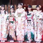 【動画】飯豊まりえ、今泉佑唯、浅川梨奈らエイベックス所属タレントが晴れ着で登場