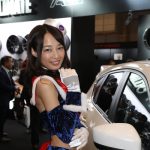 コンパニオン・村山久実、天野ちよがClimateブースに登場！＜東京オートサロン2020＞