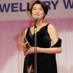 藤原紀香が「第31回日本ジュエリーベストドレッサー賞」40代部門を受賞！