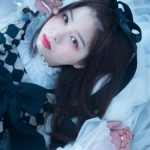 春奈るな、耽美な世界観追求の1st写真集リリース！書き下ろしの詩にも注目