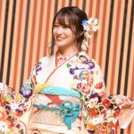 NMB48 小嶋花梨、成人式前日まで髪色がピンクに「気分転換に色気のある女になりたいと思って」＜AKB48グループ成人式＞