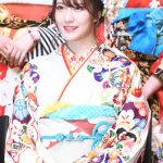 NMB48 小嶋花梨、成人式前日まで髪色がピンクに「気分転換に色気のある女になりたいと思って」＜AKB48グループ成人式＞