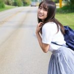 黒木ひかり『ヤングジャンプ』に出演！グアムで見せた眩しい制服ショット！