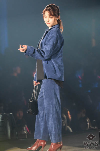乃木坂46 松村沙友理、ランウェイで投げキッス！大人セクシーなファッションで登場＜SDGs推進 TGCしずおか 2020＞