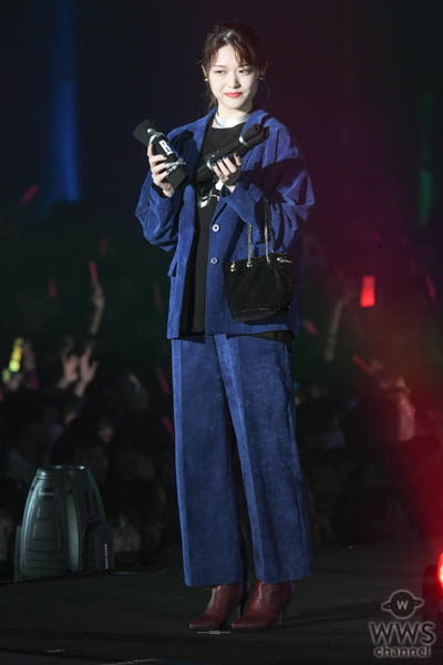 乃木坂46 松村沙友理、ランウェイで投げキッス！大人セクシーなファッションで登場＜SDGs推進 TGCしずおか 2020＞