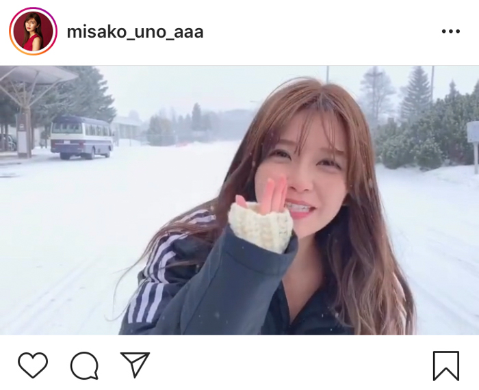 AAA 宇野実彩子、萌え袖で雪と戯れるムービー公開！「女神？」「天使ですか」と大反響