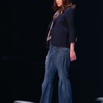 中条あやみ、トップバッターで登場し無観客の東京ガールズコレクションが幕開け＜TGC 2020 S/S＞