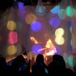 糸奇はな、初の個展開催をワンマンライブで発表！