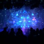 糸奇はな、初の個展開催をワンマンライブで発表！