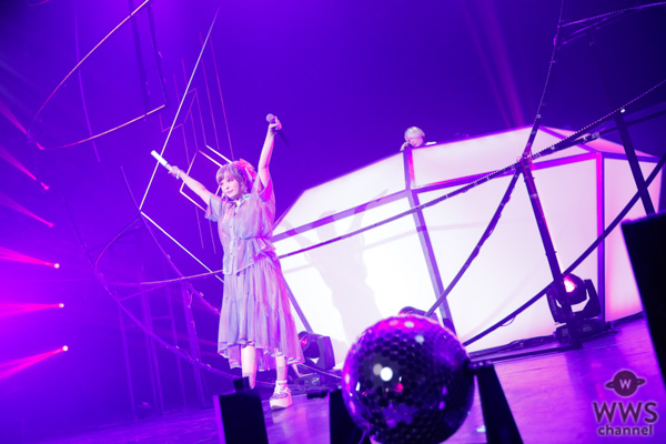 きゃりーぱみゅぱみゅ、中田ヤスタカと驚異のノンストップライブの凄み。新曲「かまいたち」と最新ツアーを発表！